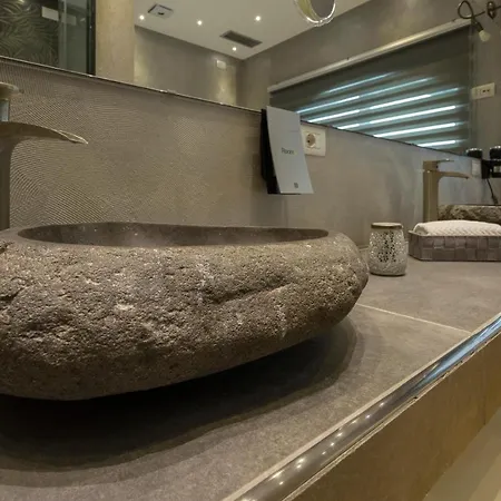 Casa de hóspedes Colosseum Jacuzzi Suites